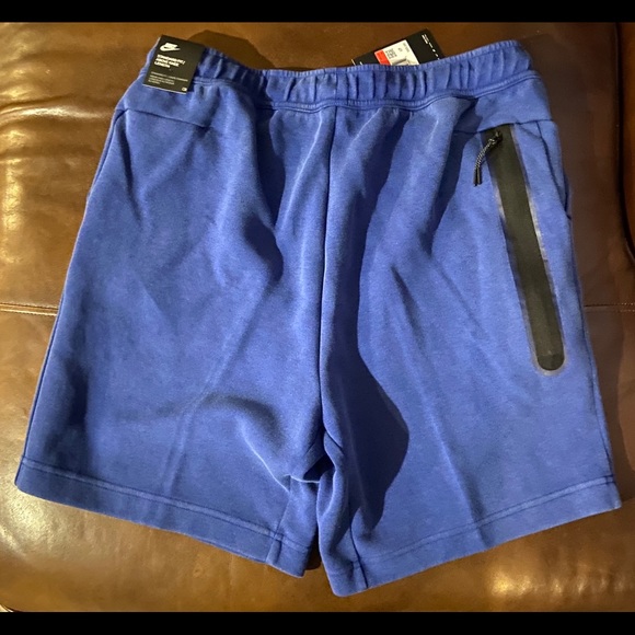 Nike Sportswear Tech Fleece Shorts - Picture 2 of 6